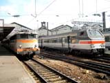 BB16013 et voiture B6Dux - (Paris St-Lazare) - 04-08-06